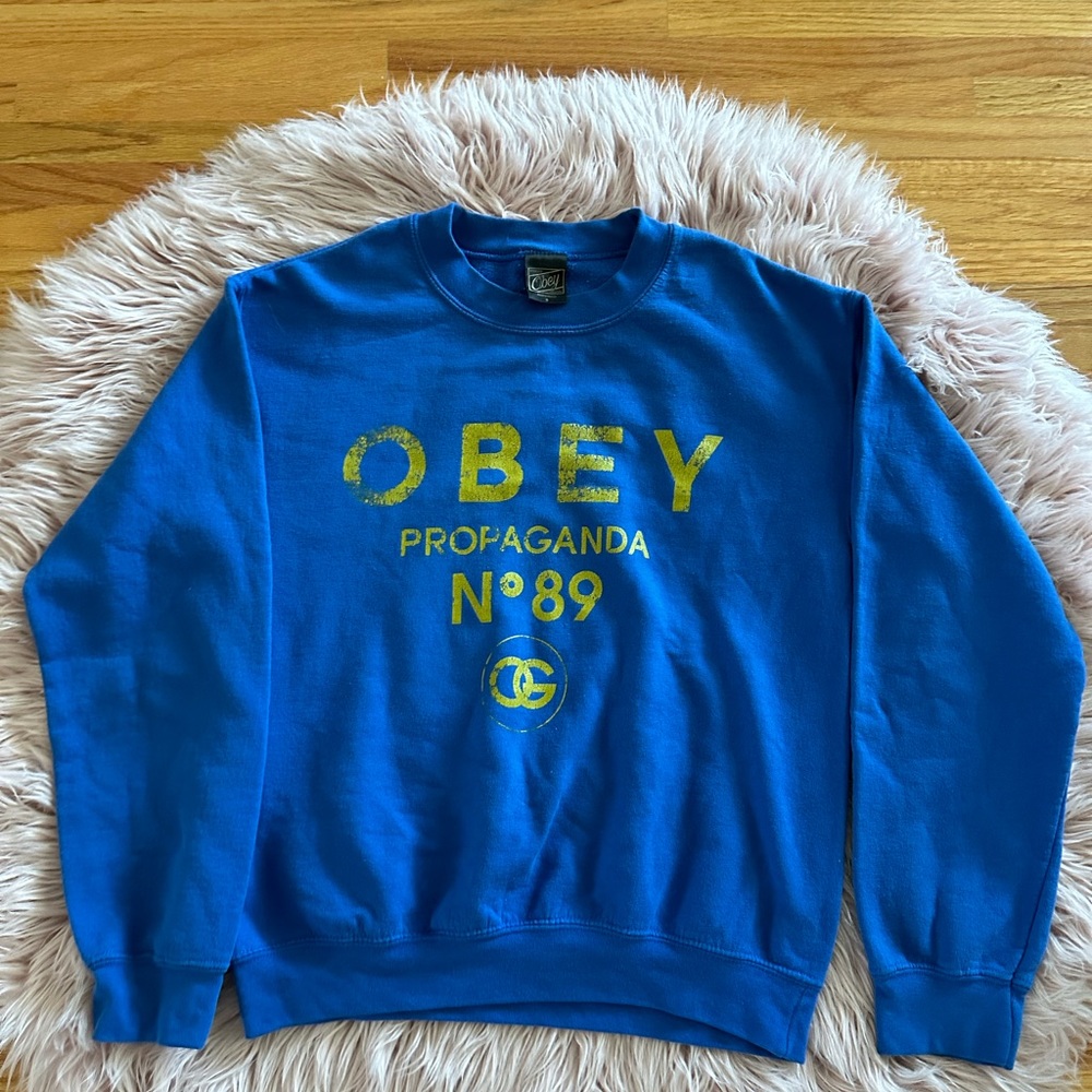 obey crewneck